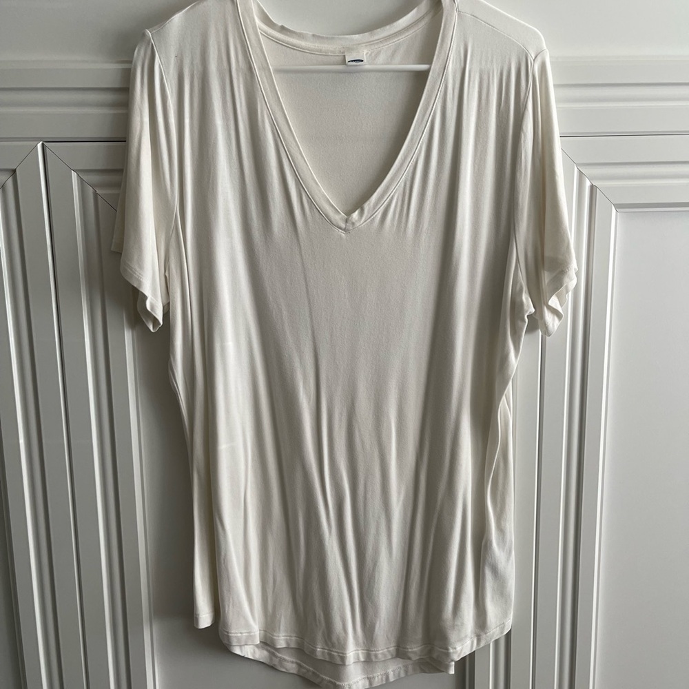 Old Navy Women's V-Neck off-white Top